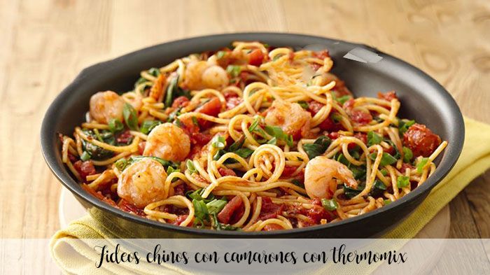 Fideos chinos con camarones con thermomix