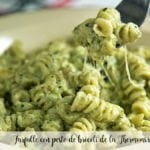 Farfalle con pesto de br&oacute;coli de la Thermomix