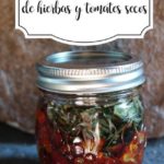 aceite aromaticode hierbas y tomates secos