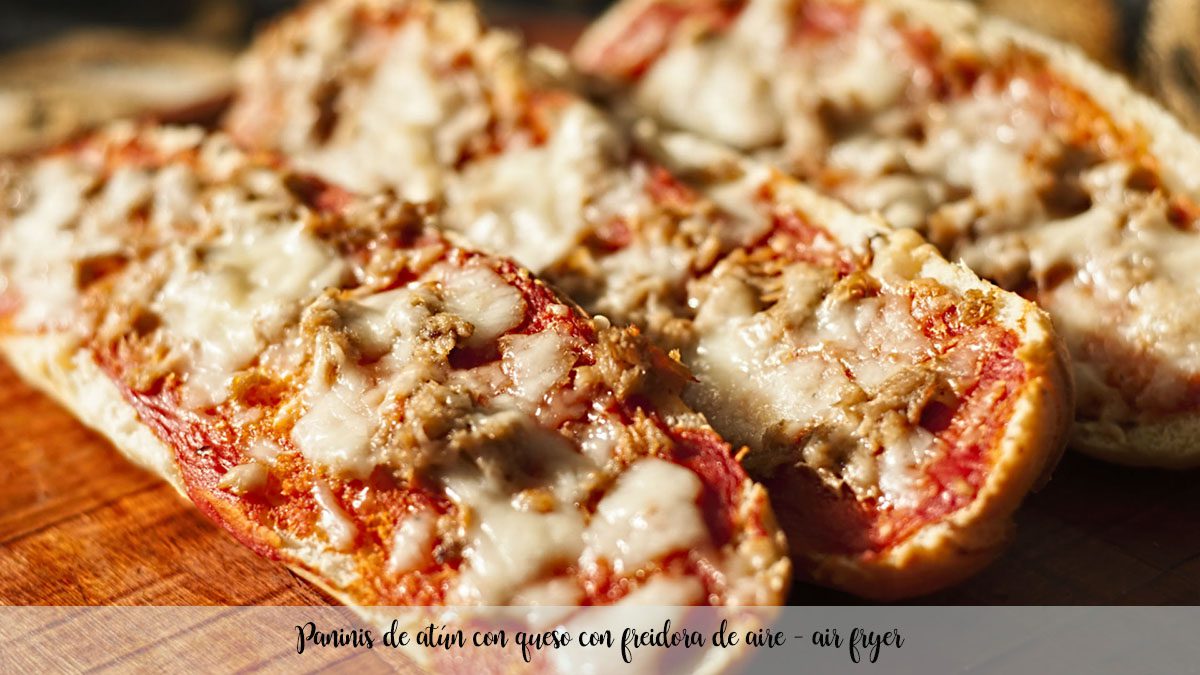 Panini al tonno al formaggio con friggitrice ad aria