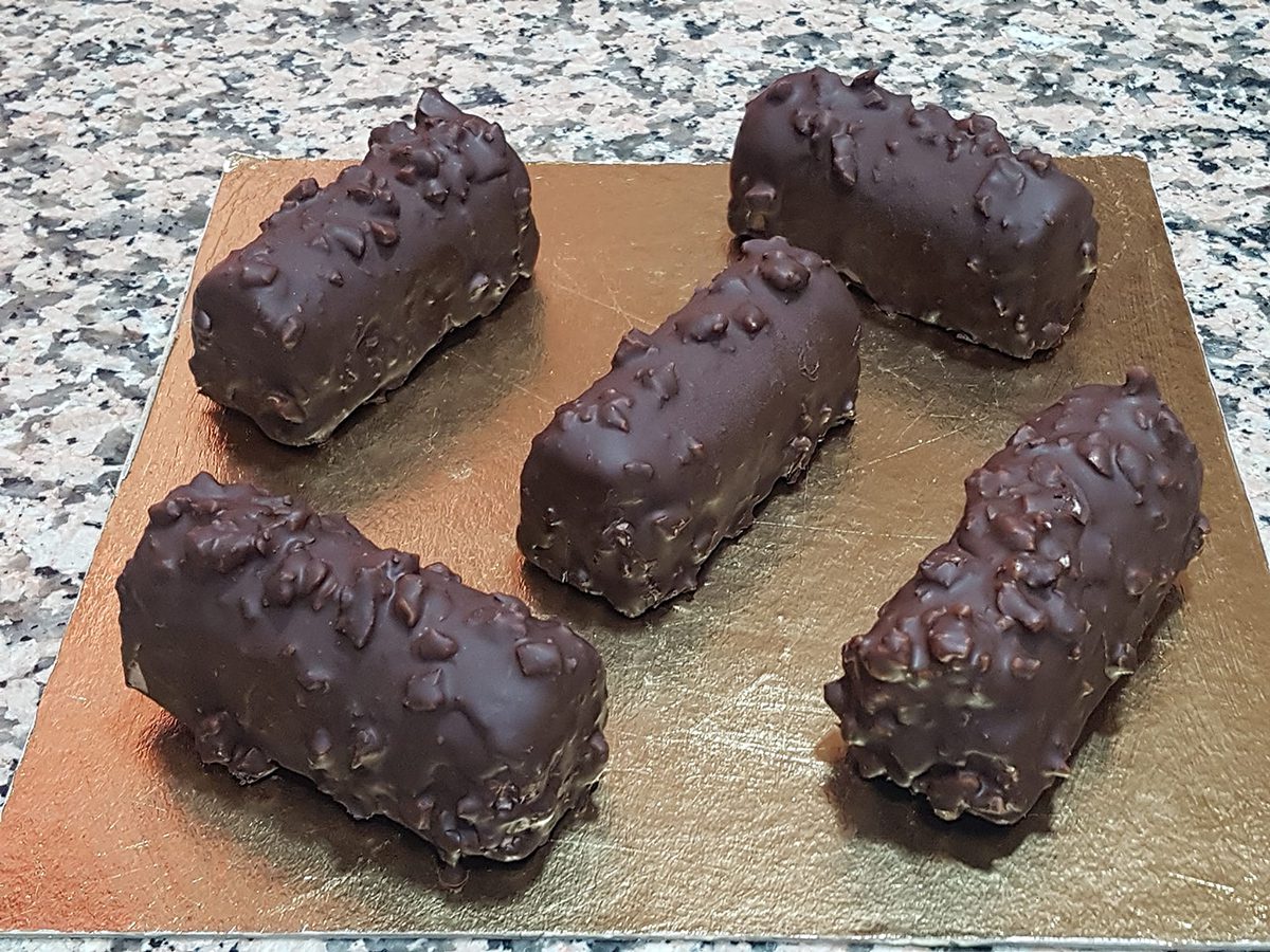 Lingotti di cioccolato ghiacciato e noci croccanti con Bimby