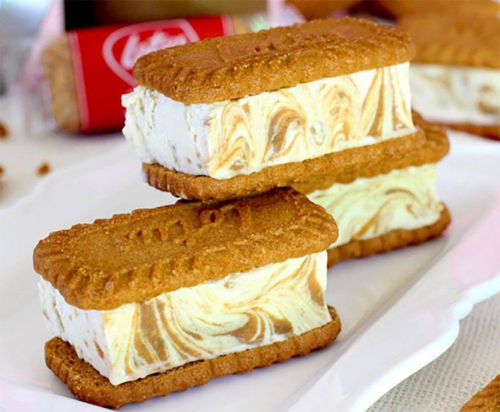 Gelato con biscotti al loto e sandwich alla crema con Bimby
