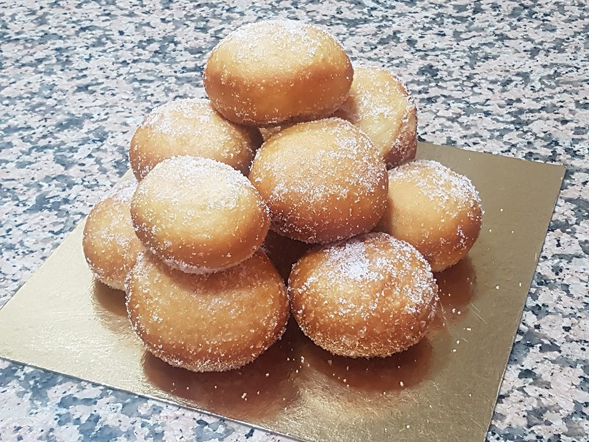 Palline di ciambella ripiene di crema con Bimby