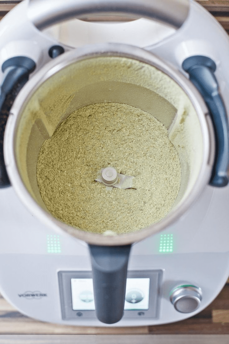 Brodo vegetale fatto in casa con thermomix